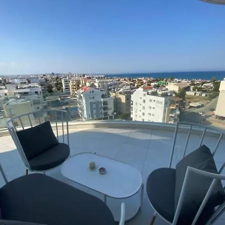 Mckenzie 2 Bedrooms Seaview * Larnaca
