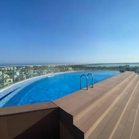 Mckenzie 2 Bedrooms Seaview * Larnaca