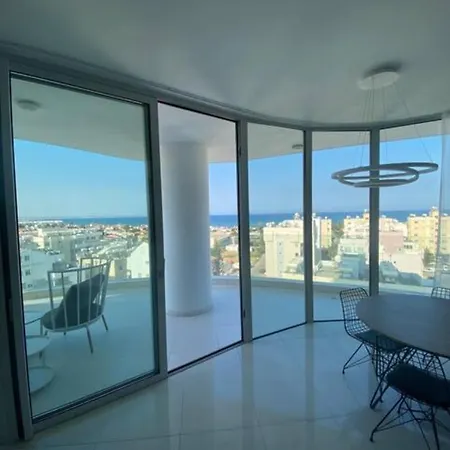 Mckenzie 2 Bedrooms Seaview Apartment Larnaca