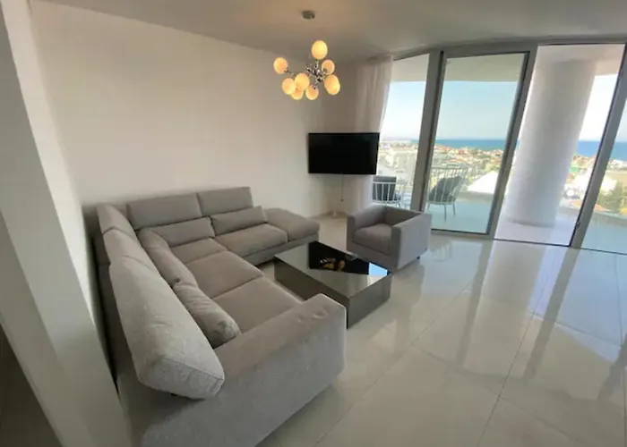 Mckenzie 2 Bedrooms Seaview Апартаменты Ларнака