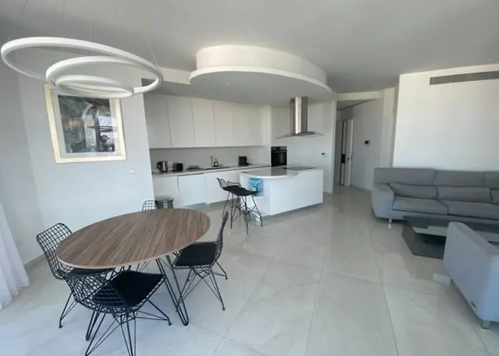 Mckenzie 2 Bedrooms Seaview Апартаменты