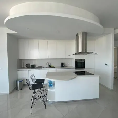 Mckenzie 2 Bedrooms Seaview * 라르나카