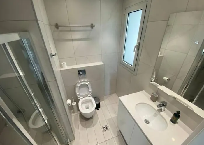 Mckenzie 2 Bedrooms Seaview