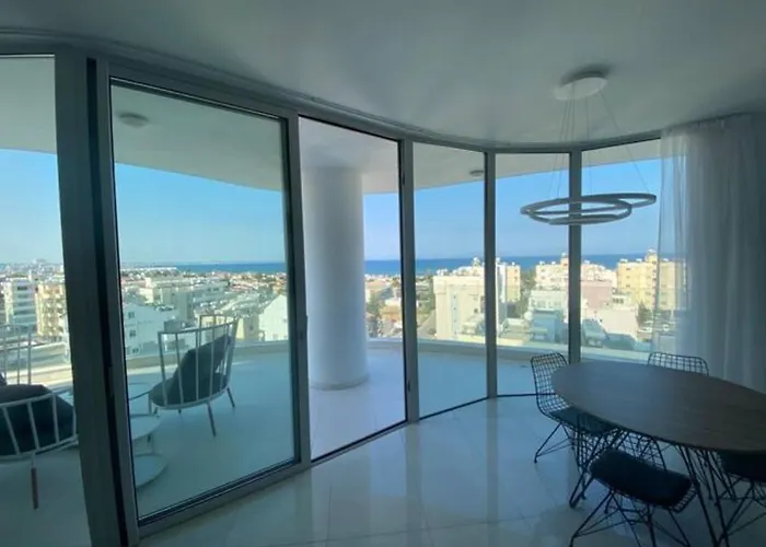 Mckenzie 2 Bedrooms Seaview Apartamento Lárnaca